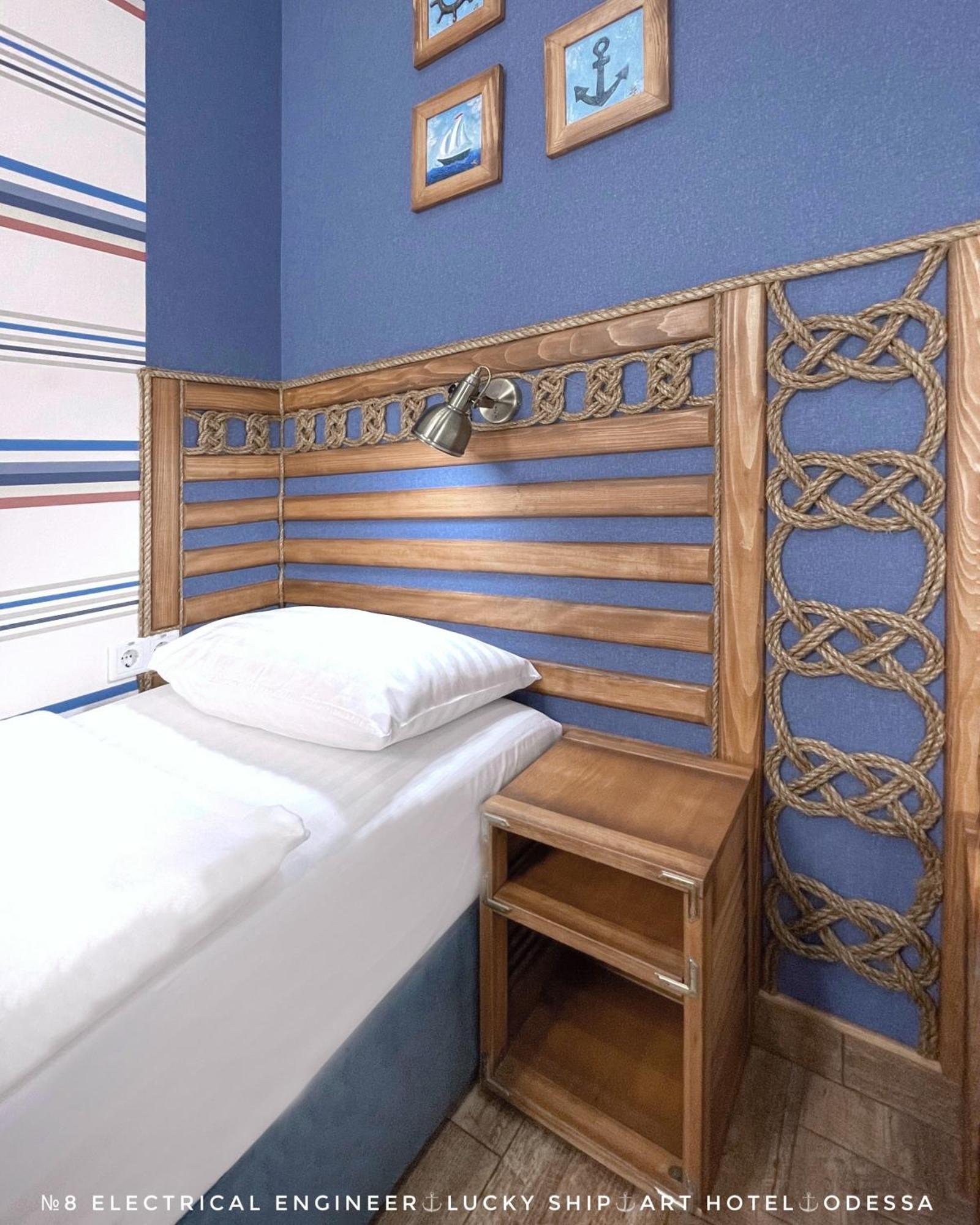 Lucky Ship Art Hotel Odessa Oda fotoğraf