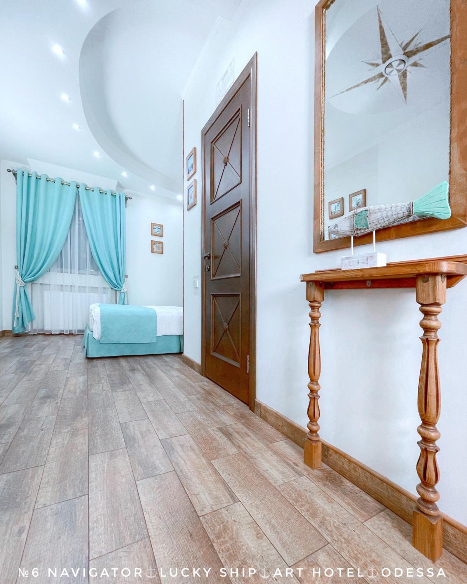 Lucky Ship Art Hotel Odessa Oda fotoğraf